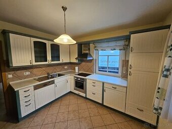 Masívna kuchynská linka z Nemecka so spotrebičmi