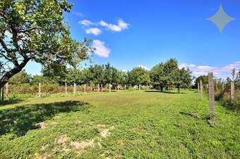 Na predaj stavebný pozemok v Bezenye - 1