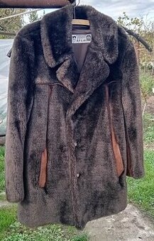 Predám staré pánske kožené bundy