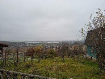 pozemok+záhrada_PN - nad RATNOVCAMI_voda+elektrina+VÝHĽAD_