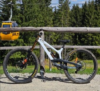 YT Industries Tues 29 Regular 2019 PRO Race