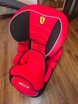 Detská autosedačka Ferrari