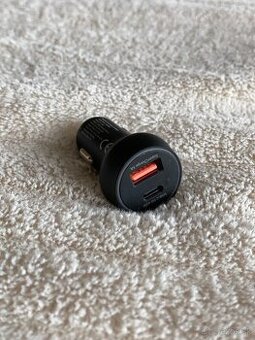 Rychlo nabijacka do auta