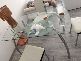 Predám jedálenský stol