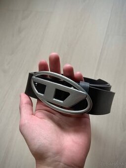 Čierny kožený Diesel opasok