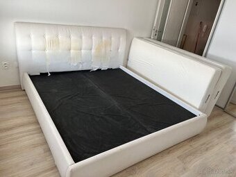 Calunena manzelska postel DARUJEM