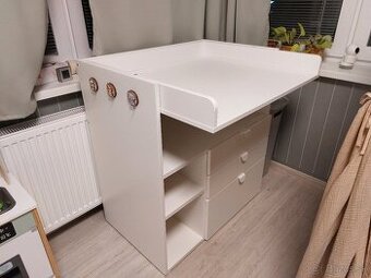 Prebalovacia komoda ikea