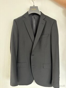 Predám luxusný čierne pánsky oblek značky OZETA veľkosť 52