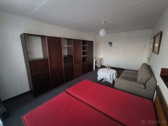 Prenajmem byt 2+kk s balkóm v Nitre - 1