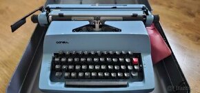 Kufríkový písací stroj Consul