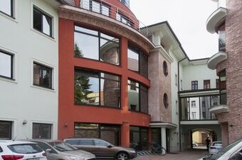 Administratívna budova 1.300m2, s parkovaním, Panenská-Staré