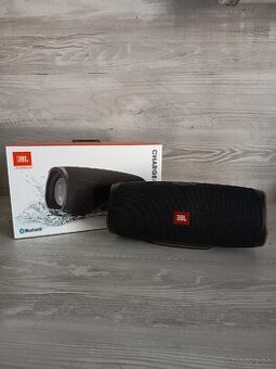 JBL CHARGE 4