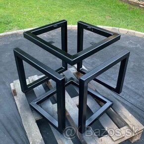 Stolík “ Infinity cube “