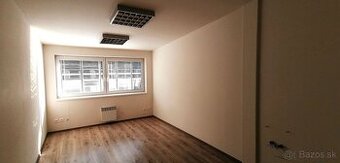 Prenájom - kancelársky priestor 24 m2 Banská Bystrica, centr