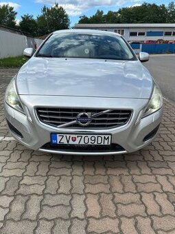 Volvo v60 Summum D5 158kW