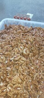 Predam tohtorocne vlasske lupane orechy polovice.