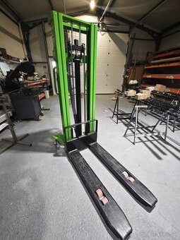 Ručný vysokozdvižný vozík