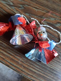 Retro vianočné ozdoby.