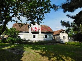 NA PREDAJ DVA DOMY S DVOROM A VEĽKÝM POZEMKOM LOKALITA - KR - 1