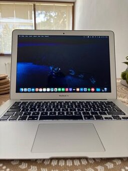 Apple Macbook Air 13-inch - 1