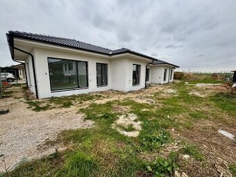 Predaj 4i RD v radovej zástavbe obec Dolná Krupá