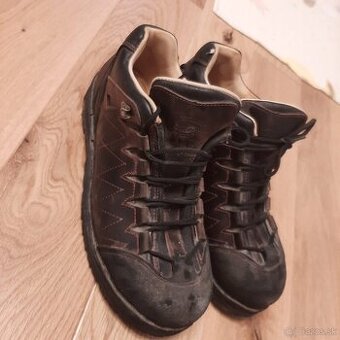 Turistické topánky Makara