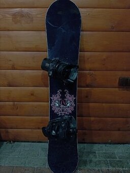 Atomic dámsky snowboard 146cm