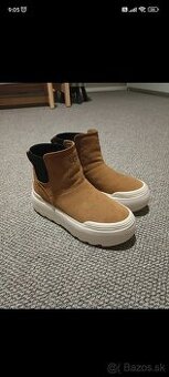 Dámske topánky zn. UGG