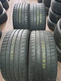 235 30 R 20 Michelin pilot sport 4