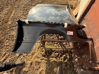 Predám ľavý blatník na Mercedes Benz W124