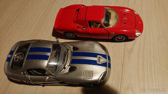 Ferrari 250 LM a Dodge viper GTS coupe