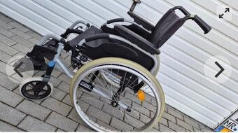 Predám skladací invalidný vozík