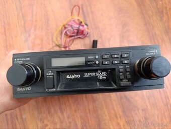 Sanyo dobové autorádio