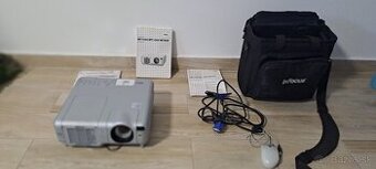 Projektor NEC MT1065