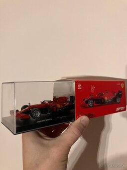 Carlos Sainz SF21  1:43 Bburago Signature