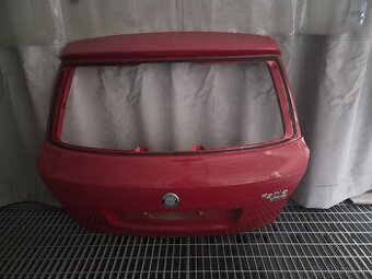 Škoda fabia II hatchsbak zadna kapota