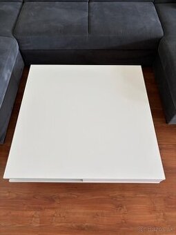 Biely konferenčný stolík s úložným priestorom (95x95 cm)