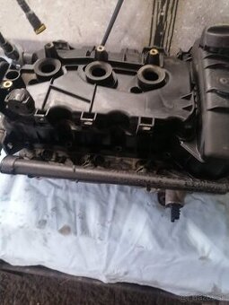Hlava motora pegot 301 1.2