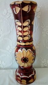 ručne vyrezávaná drevená váza - 1