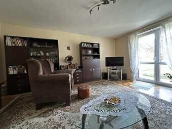 REZERVOVANÝ Rodinný dom v meste Brezno, náklady 135 eur gara