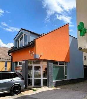 Kancelárske priestory v centre Popradu + 2 parkovacie miesta
