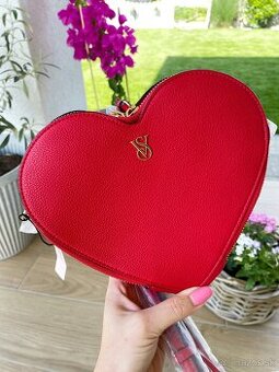 Victoria’a Secret srdiečkova kabelka crossbody