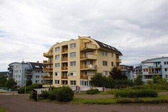 Na prenájom 4-izbový byt na Drotárskej ceste s garážou