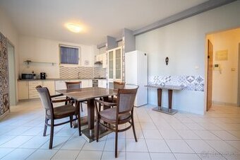 PRENÁJOM 4 izbový byt 120 m2 - Mikulášska, Staré Mesto, BA