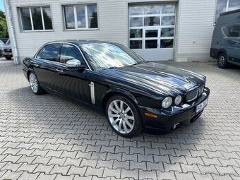 Jaguar XJ8 - 1