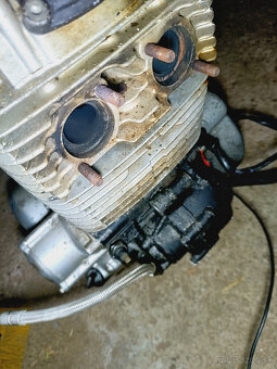600cc Motor z Cagiva W16 1995 + Nahradne Diely