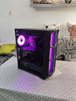 Predám herný PC – Ryzen 7, 32GB RAM, SSD, vodné chladenie