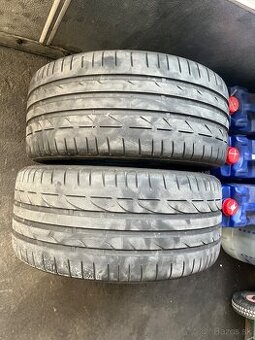 255/40 r18