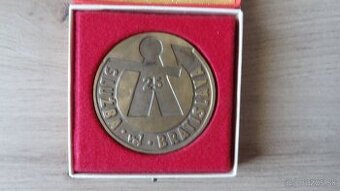 Predám:plaketa VD Služba