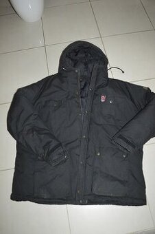 predam - velmi kvalitna zimna bunda Fjallraven